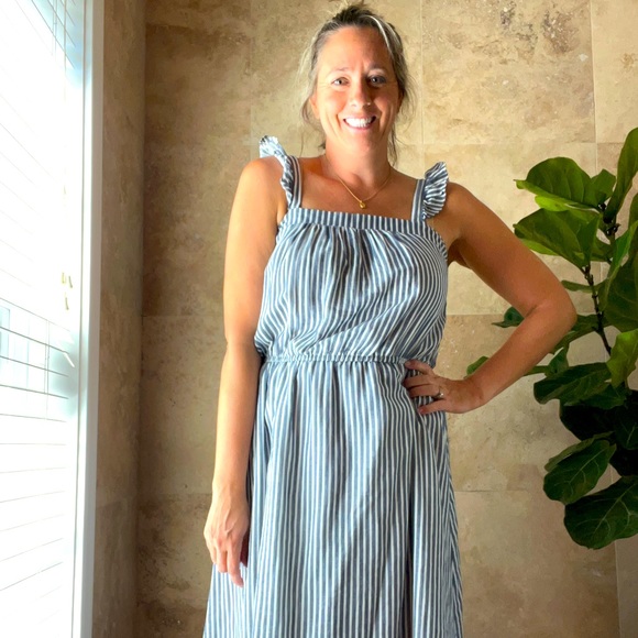 SOLD-Old Navy white and navy striped midi dress with flutter straps - Picture 2 of 6